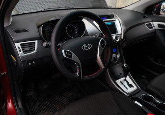 Подержанный автомобиль Hyundai Avante Sedan 2011 года (12 фото)