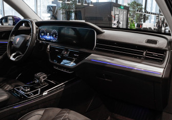 Подержанный автомобиль Hongqi HS5 2024 года (7 фото)