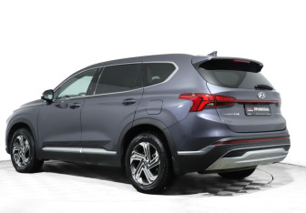 Подержанный автомобиль Hyundai Santa Fe 2022 года (7 фото)