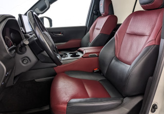 Подержанный автомобиль Toyota Land Cruiser Suv 2022 года (20 фото)