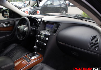 Подержанный автомобиль Infiniti FX 2013 года (7 фото)
