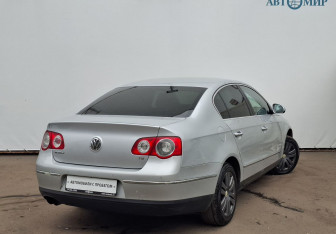 Подержанный автомобиль Volkswagen Passat Sedan 2008 года (5 фото)
