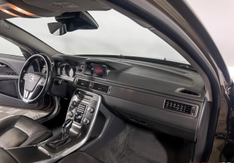 Подержанный автомобиль Volvo XC70 2016 года (9 фото)