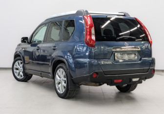 Подержанный автомобиль Nissan X-Trail 2011 года (7 фото)