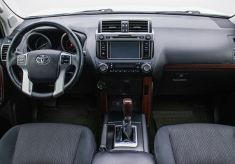 Подержанный автомобиль Toyota Land Cruiser Prado 2016 года (13 фото)