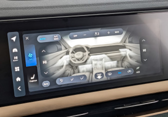 Подержанный автомобиль Geely Monjaro 2023 года (28 фото)