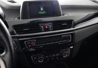 Подержанный автомобиль BMW X2 2018 года (15 фото)