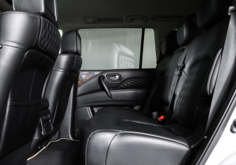 Подержанный автомобиль Infiniti QX80 2019 года (12 фото)