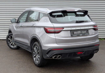 Подержанный автомобиль Geely Coolray 2022 года (7 фото)