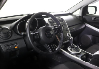 Подержанный автомобиль Mazda CX-7 2008 года (8 фото)