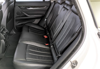Подержанный автомобиль BMW X6 2019 года (12 фото)