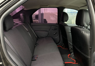 Подержанный автомобиль Renault Logan Sedan 2012 года (15 фото)