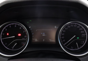 Подержанный автомобиль Toyota Camry Sedan 2019 года (11 фото)