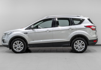 Подержанный автомобиль Ford Kuga 2018 года (8 фото)