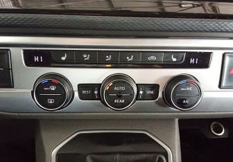 Подержанный автомобиль Volkswagen Caravelle 2020 года (14 фото)