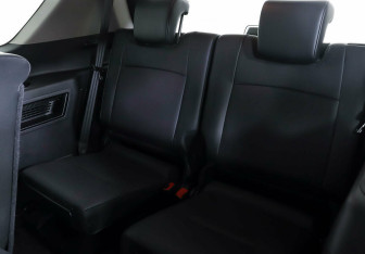 Подержанный автомобиль Toyota Land Cruiser Prado 2022 года (18 фото)