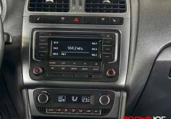 Подержанный автомобиль Volkswagen Polo Sedan 2016 года (15 фото)