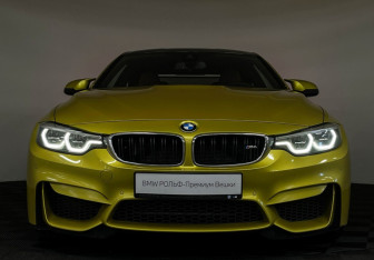 Подержанный автомобиль BMW M4 Coupe 2018 года (26 фото)