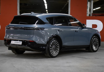 Подержанный автомобиль Voyah Free 2022 года (5 фото)