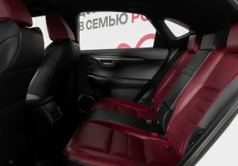 Подержанный автомобиль Lexus NX 2017 года (11 фото)