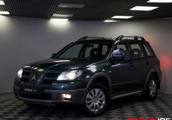 Подержанный автомобиль Mitsubishi Outlander 2006 года (24 фото)