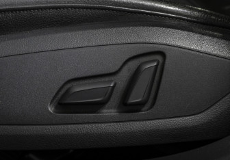 Подержанный автомобиль Audi A4 Sedan 2018 года (16 фото)