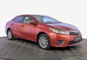 Подержанный автомобиль Toyota Corolla Sedan 2013 года (3 фото)