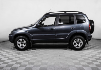 Подержанный автомобиль Chevrolet Niva 2020 года (8 фото)