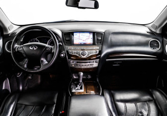 Подержанный автомобиль Infiniti QX60 2014 года (11 фото)