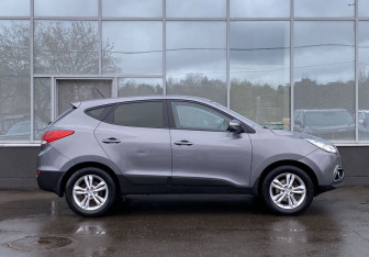 Подержанный автомобиль Hyundai ix35 2012 года (4 фото)