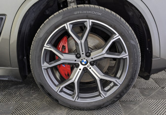 Подержанный автомобиль BMW X5 2021 года (12 фото)