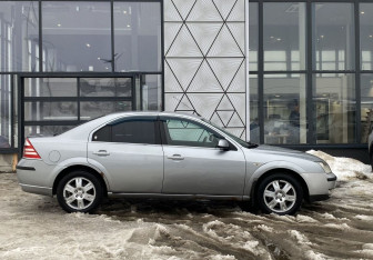 Подержанный автомобиль Ford Mondeo Sedan 2007 года (4 фото)
