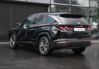 Подержанный автомобиль Hyundai Tucson 2022 года (6 фото)