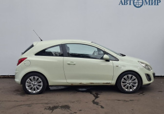 Подержанный автомобиль Opel Corsa 2011 года (4 фото)