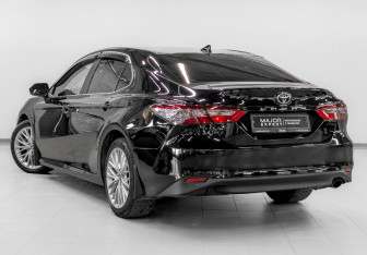 Подержанный автомобиль Toyota Camry Sedan 2021 года (7 фото)