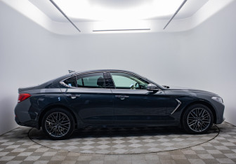 Подержанный автомобиль Genesis G70 2019 года (6 фото)