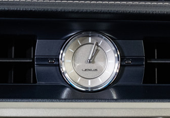 Подержанный автомобиль Lexus ES 2016 года (16 фото)