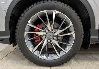 Подержанный автомобиль Geely Coolray 2024 года (12 фото)