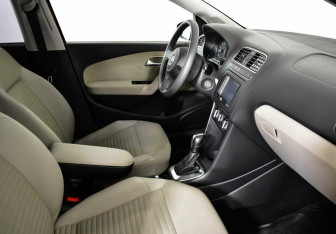 Подержанный автомобиль Volkswagen Polo Hatchback 2014 года (5 фото)