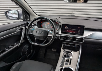 Подержанный автомобиль Geely Coolray 2022 года (29 фото)