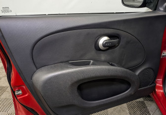 Подержанный автомобиль Nissan Micra Hatchback 2009 года (16 фото)