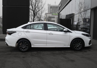 Подержанный автомобиль Omoda S5 2024 года (4 фото)