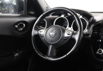 Подержанный автомобиль Nissan Juke 2014 года (15 фото)