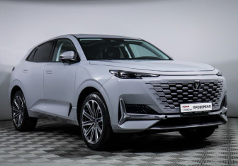 Подержанный автомобиль Changan UNI-K 2023 года (3 фото)