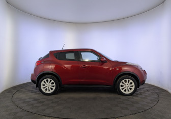 Подержанный автомобиль Nissan Juke 2013 года (4 фото)