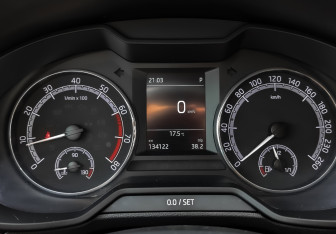 Подержанный автомобиль Skoda Octavia Liftback 2020 года (15 фото)