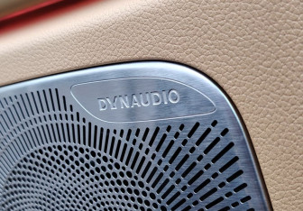 Подержанный автомобиль Voyah Dream 2024 года (22 фото)