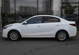 Подержанный автомобиль Kia Rio Sedan 2018 года (7 фото)