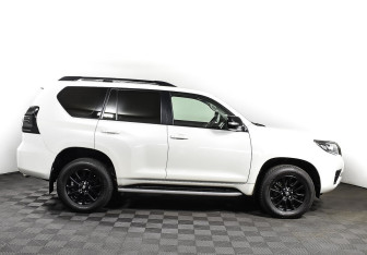 Подержанный автомобиль Toyota Land Cruiser Prado 2020 года (4 фото)