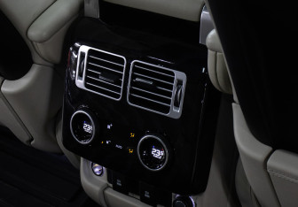 Подержанный автомобиль Land Rover Range Rover 2020 года (18 фото)